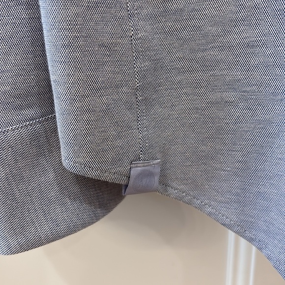 Lululemon Commission Button Down Shirt W/Zippered Pocket—Like New—Casual—M - Picture 9 of 12